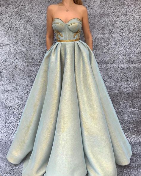 Those #fairytale feels are beaming out of this gown by @teutamatoshiduriqi #weddingdressideas Robes D'occasion, Formal Occasion Dress, Prom Dress Evening, Floor Length Prom Dresses, Sweetheart Prom Dress, A Line Prom Dresses, Ball Gowns Prom, Prom Dresses Ball Gown, Ball Gown Dresses