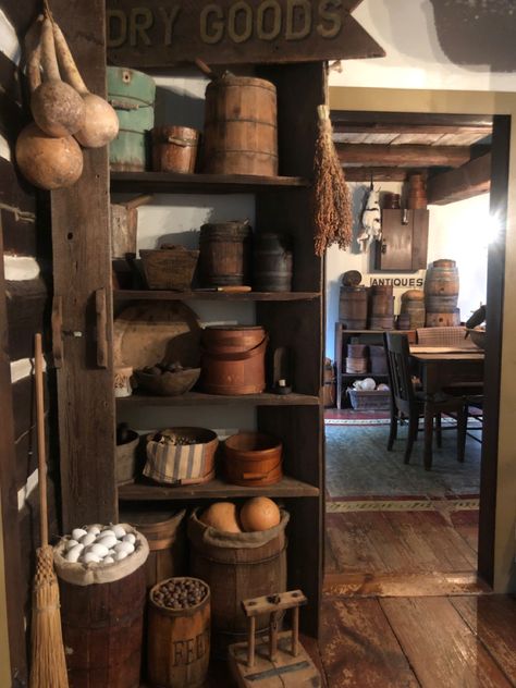 Primitive Pantry, Prim Kitchen, Primitive Fall Decor, Pantry Decor, Colonial Kitchen, Pantry Boxes, Primitive Homes, Primitive Fall, Primitive Style