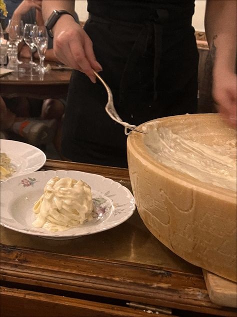 Pasta Cheese Wheel, Truffle Pasta Aesthetic, Pasta Restaurant Aesthetic, Italy Pasta Aesthetic, Italy Restaurant Aesthetic, Wedding Pasta, Noodle Party, Italy Cheese, Cheese Wheel Pasta