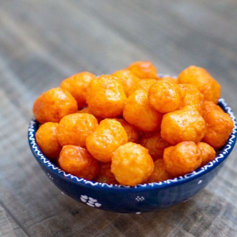 Caramel Cheese Puffs Recipe - The New Lighter Life Cheetos Cheese Puffs, Cheese Puffs Recipe, Sugar Free Snacks, Sugar Free Drinks, Cheese Puffs, High Protein Low Calorie, Salty Treats, Puff Recipe, Baked Cheese