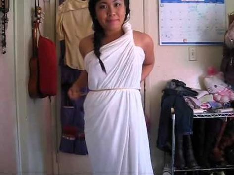 2 MINUTES GREEK GODDESS COSTUME NO SEWING *Reupload* - YouTube Homemade Greek Goddess Costume, Greek Toga Woman Diy, How To Dress Like A Greek Goddess, Diy Egyptian Goddess Costume, Greek Toga Woman, Greek Outfit Ideas Goddesses, Greek Costume Diy, Diy Goddess Costume, Diy Greek Goddess Costume