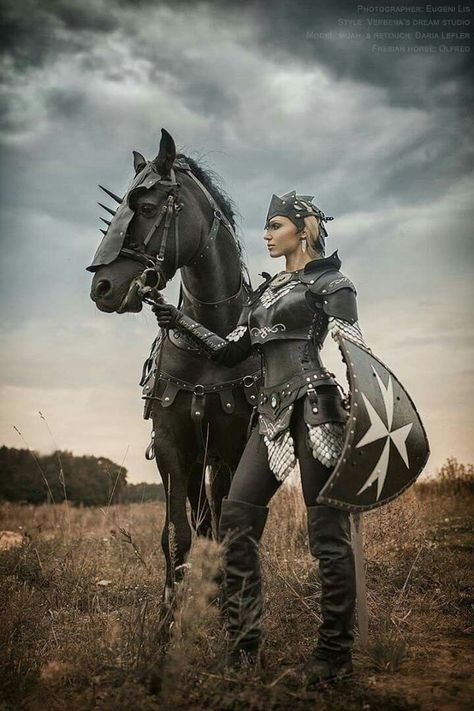 I love warrior women. Warrior Costume, Horse Costumes, Woman Warrior, Female Armor, Arte Punk, Female Warriors, Women Warriors, Fantasy Photography, Warrior Women