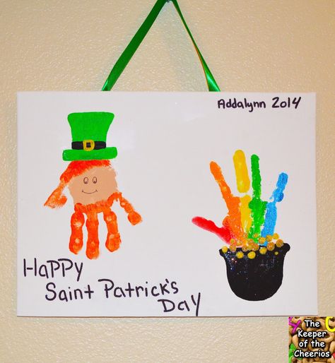 The Keeper of the Cheerios: St Patrick's Day Hand prints Sant Patrick, Saint Patricks Day Art, March Crafts, St Patricks Crafts, St Patricks Day Crafts For Kids, St Patrick Day Activities, Footprint Crafts, Toddler Arts And Crafts, Hand Prints