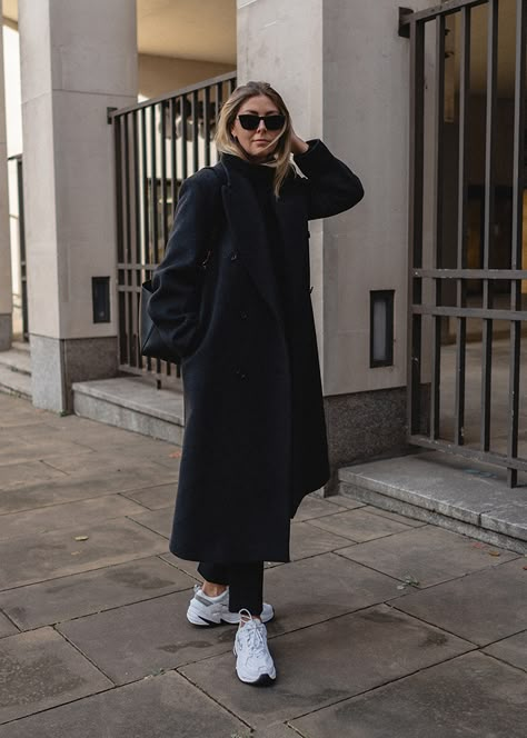 Emma Hill Autumn, Nike M2k Tekno Street Style, Nike Tekno M2k Outfit, Coat And Sneakers, Emma Hill, Trainers Outfit, Oversized Wool Coat, Cold Fashion, Nike M2k