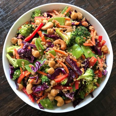 Salad Asian, Miso Ginger Dressing, Sandwich Vegetarian, Meal Prep Snacks, Chickpea Salad Recipes, Vinegar Dressing, Ginger Dressing, Dinner Meal Prep, Chickpea Salad