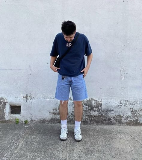 Summer Outfits Men Jeans Shorts, Comfy Outfits Summer Men, Adidas Samba Summer Outfit Men, Men Short Jeans Outfit, Short Men Streetwear, Mens Jeans Shorts Outfits, Short Jeans Men Outfits, Streetwear Fashion Summer Men, Shorts Outfits Streetwear