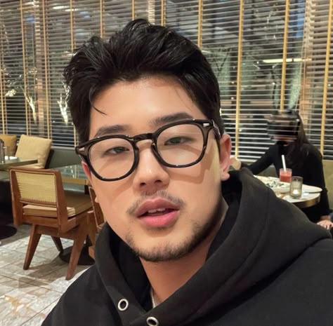 Asian Men Hairstyle With Glasses, Men Haircut Styles For Round Face, Glasses Men Asian, Asian Men Short Hairstyle Round Faces, Asian Men With Glasses, Asian Men Glasses, Round Face Haircuts Men, Asian Men Short Hairstyle, Asian Glasses