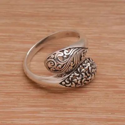 UNICEF Market | Sterling Silver Engraved Floral Leaf Wrap Ring of Indonesia - Two Shadows Two Shadows, Silver Wrap Ring, Engraved Flower, Silver Jewelry Design, Jewelry Workshop, Silver Spinner Rings, Wrap Ring, Silver Band Ring, Engraved Necklace