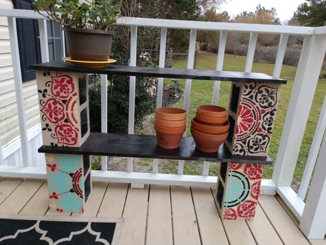 Plant Shelf Ideas Outdoor, Outdoor Plant Display Shelves, Diy Outdoor Shelves For Plants, Diy Plant Bench Outdoor, Patio Plant Stand Ideas, Outdoor Plant Shelves Diy, Patio Shelf Ideas, Patio Shelves Outdoor, Cinder Block Plant Shelf