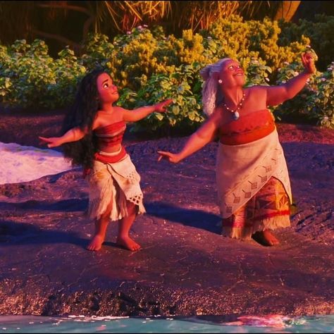 Moana Dance, Moana Grandma, Gramma Tala, Master Vision, Moana Aesthetic, Comfort Films, Disney Moana Art, Disney Silhouette Art, Moana Movie