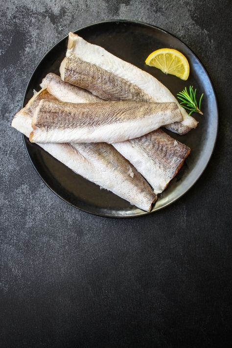 Hake Fish, Puppies With Blue Eyes, Ingredients Photography, Green Eating, Photo Food, Brown Eggs, Siberian Husky Dog, Dog Food Bowls, Grocery Foods