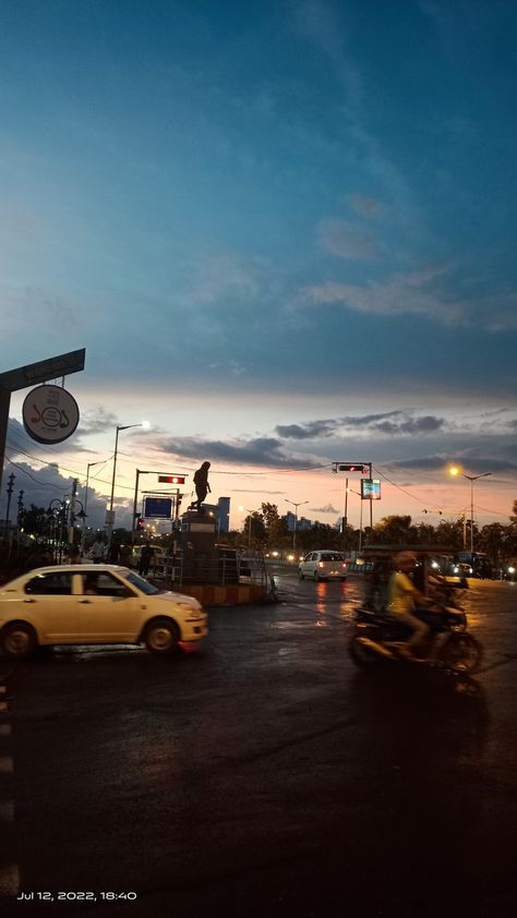 #kolkata #streets #rainyseason #patuli #desi #warm #grunge #pastel Kolkata Street, Street Portraits, Grunge Pastel, Street Portrait, Sky Landscape, Rainy Season, Kolkata, Desi, Pastel