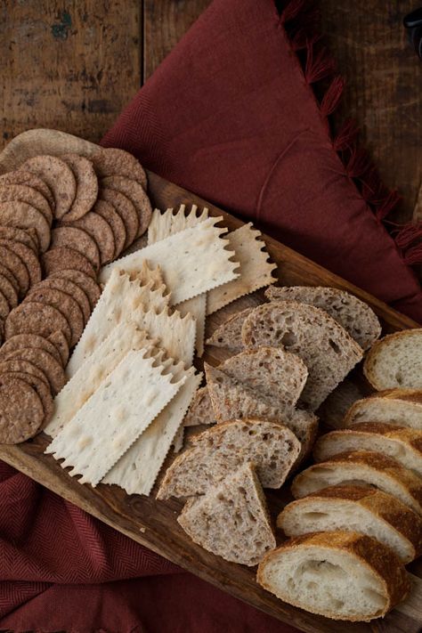 Cracker Serving Ideas, Hoa Activities, Diy Cheese Platter, Womens Fellowship, Assorted Breads, Bread Bites Recipe, Bread Platter, Bday Vibes, Party Bread