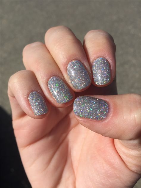 Silver holo glitter nails Holo Glitter Nails, Bio Sculpture Nails, Disco Nails, Shellac Nail Colors, Holo Nails, Bio Sculpture, Shellac Nails, Sparkly Nails, Silver Nails