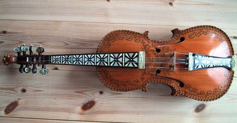 Hardanger Fiddle, Ancient Instruments, Old Violin, Violin Music, Making Music, Folk Music, Violinist, String Instruments, Mandolin