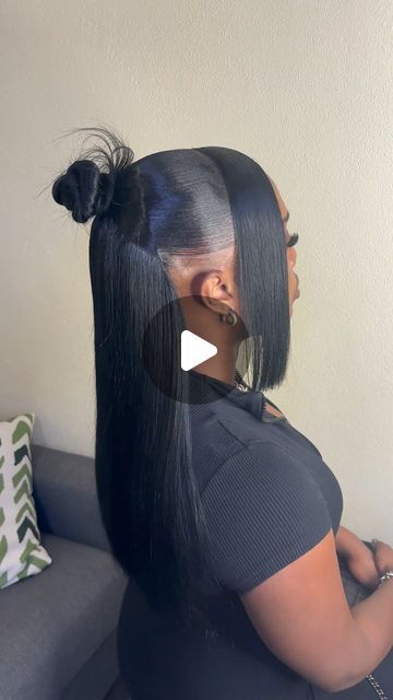 𝐁𝐀𝐇𝐀𝐌𝐀𝐒 𝐒𝐎𝐅𝐓 𝐒𝐓𝐘𝐋𝐈𝐒𝐓🥥🍦 on Instagram: "🇧🇸🍑  . . . Half Up/Down w/ Bang. 🤌🏽🍦" Two Ponytails, Quick Weave, Black Kids Hairstyles, Side Bangs, Half Up Half Down Hair, Fish Tail Braid, Wigs With Bangs, Half Up Half Down, Black Kids