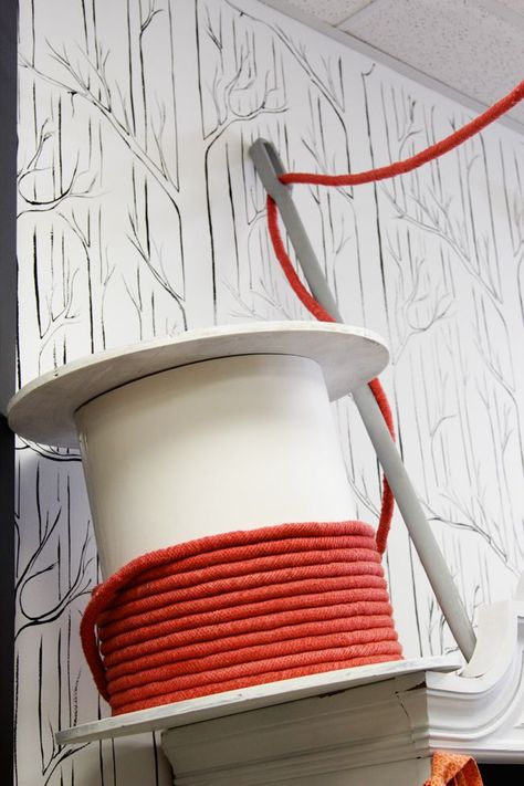 Giant spool of thread and needle. Good display prop for a craft fair booth selling sewn goods Basement Kitchenette Ideas, Quilt Shop Displays, Fabric Shop Display, Kitchenette Ideas, Fashion Store Design, Basement Kitchenette, Thread And Needle, Craft Show Booths, Spool Of Thread