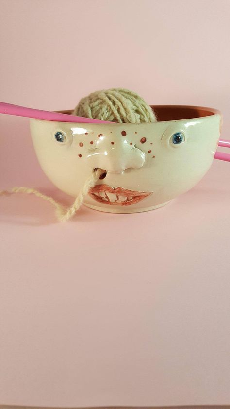 Ceramic Wool Bowl, Wool Bowl Pottery, Das Clay, Yarn Bowls Pottery, Wool Bowl, Pottery Place, Sculpted Face, Ceramic Yarn Bowl, Yarn Bowls