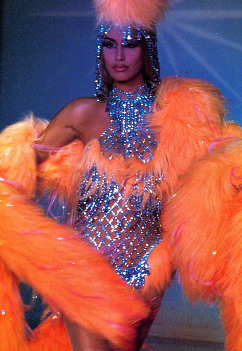 Yasmeen Ghauri, High Fashion Couture, Models 90s, 90s Runway Fashion, Thierry Mugler, Couture Fashion, 90s Fashion, Runway Fashion, Fashion Inspo Outfits