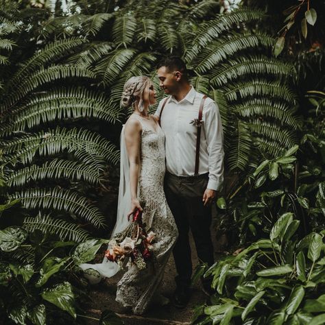 Jungle Wedding Photos, Tropical Wedding Pictures, Kauai Photoshoot, Kantara House, Moody Tropical Wedding, Botanical Garden Photo Shoot, Rainforest Wedding, Tropical Elopement, Kew Gardens Wedding