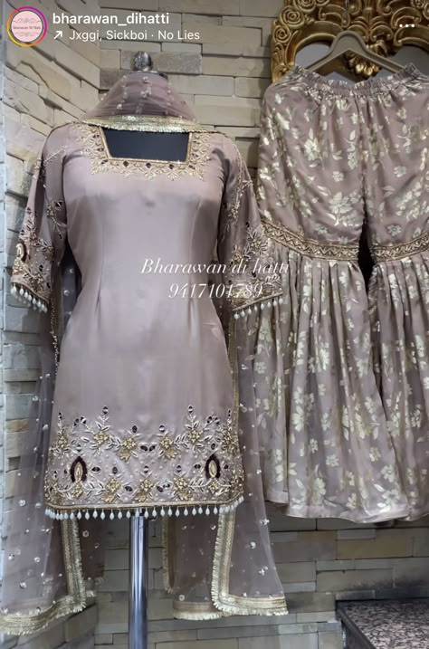 Hand Embroidery Sharara Suit, Lehenga With Short Kurti, Kurti Lehnga Design, Garara Designs Latest, Mehndi Name, Farewell Suits, Garara Suits Designs, Punjabi Wedding Suit, Barat Dress