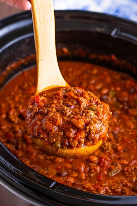 Oh my goodness, you're going to love this Award Winning Chili Recipe! Made in the slow cooker it is literally exploding with delicious flavor. Crock Pot Chili Recipes Easy, Crockpot Chili With Cocoa Powder, Mild Chili Recipe Crock Pots, Best Ever Chili Recipe Crockpot, Most Flavorful Chili, Brisket Chili Recipe Crock Pots, Chunky Chilli Recipe, Homemade Chilli Recipe Crockpot, Chili Award Winning