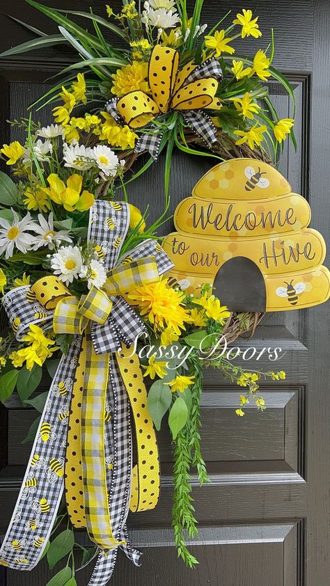 White Grapevine Wreath, Rose Wreaths, Bumble Bee Wreath, Summer Wreath For Front Door, Front Door Farmhouse, Rustic Rose, Honey Bee Decor, Door Farmhouse, Diy Spring Wreath