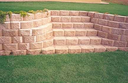 Easy DIY Landscape Steps. Steps and Stairs for your landscape or backyard.  Great ideas, projects and tutorials for landscape steps. Concrete Front Steps, Backyard Retaining Walls, Curved Pergola, Landscape Steps, Stone Retaining Wall, Landscaping Retaining Walls, Exterior Stairs, Garden Steps, Diy Stairs