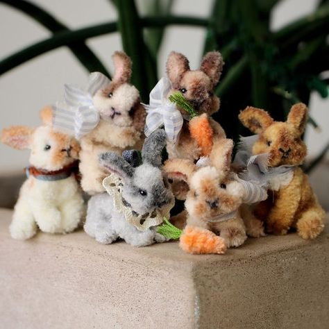 Michi Mux-Miniature clay animals-art toys & jewelry | PART 1: Making pipe cleaner bunnies I know it’s a long video, but so many of you asked for a better tutorial about bodies and because... | Instagram Pipecleaner Animal, Pipe Cleaner Bunny, Sock Plushies, Dolls Photography, Miniature Poodles, Pipe Cleaner Animals, Pipe Cleaner Art, Mini Poodle, Miniature Clay