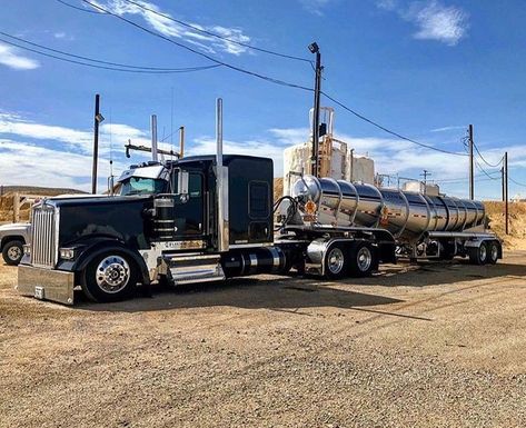 tanker truck Tanker Yanker, Model Truck Kits, American Trucks, Kenworth W900, Tanker Truck, Heavy Construction Equipment, Peterbilt 379, Trucking Life, Kenworth Trucks