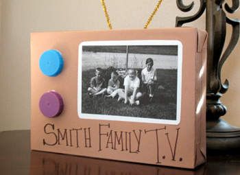 Our Family TV - Fun Family Crafts Easy Fathers Day Craft, Father's Day Activities, Construction Paper Crafts, Art Activities For Toddlers, Family Tv, Fun Crafts To Do, Spring Crafts For Kids, Family Crafts, Fathers Day Crafts