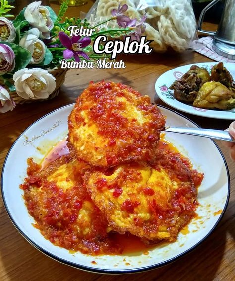 Telur Ceplok, Telur Dadar, Egg Recipe, Food Drinks Dessert, Food Drinks, Egg Recipes, Side Dish, The Kitchen, Side Dishes