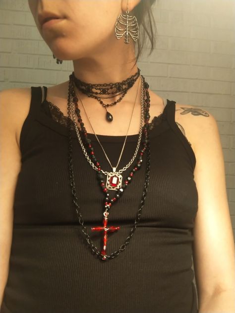 Realistic Fashion, Red Pendant, Grunge Jewelry, Goth Necklace, Red Pendants, Punk Inspiration, Black Layers, Antique Shop, Black Choker