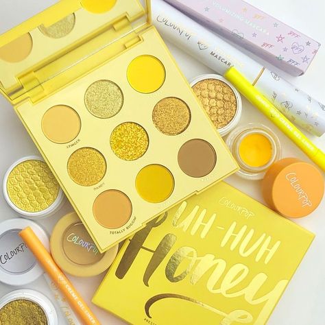 Yellow Eye Makeup, Yellow Makeup, Alat Makeup, Yellow Eyeshadow, Makeup Pallets, Makeup Eyeshadow Palette, Makeup Lessons, Uh Huh, Gel Liner