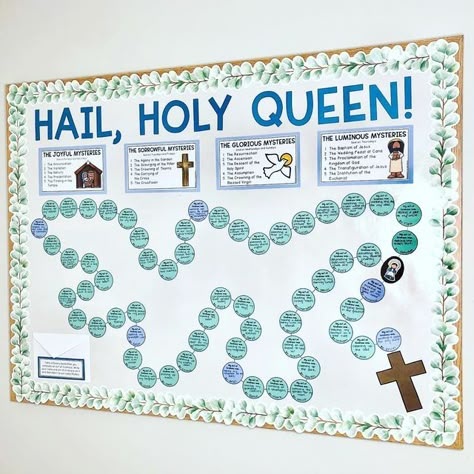 Saints Bulletin Board Ideas, Rosary Bulletin Board Ideas, Rosary Bulletin Board, Catholic Bulletin Board Ideas, Catholic Bulletin Boards, Catholic Classroom, Classroom Designs, Bulletin Ideas, Class Bulletin Boards