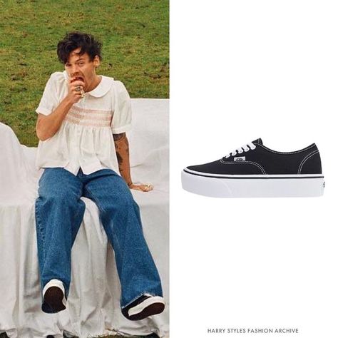 Harry Styles Wearing Converse, Vans Era Outfit, Harry Styles Vans, Harry Styles Street Style, Harry Styles Shoes, Harry Styles Fashion, Vans Authentic Platform, Fashion Archive, Aesthetic Shoes