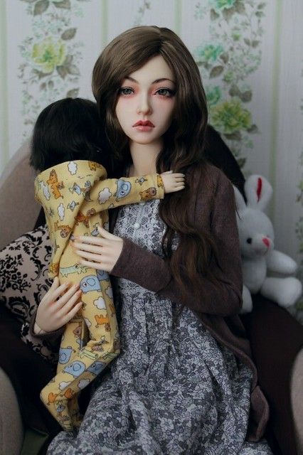 Doll Scenes, Rainbow High Dolls, Pullip Dolls, With Nails, Rainbow High, Jointed Dolls, World Building, Ball Jointed Dolls, Oc Ideas