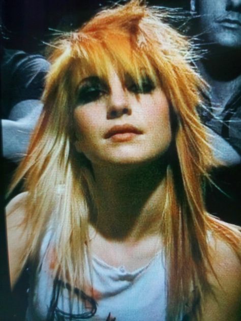 Hayley Williams 2000s, Hayley Williams Haircut, Hayley Williams Icons, Hayley Wiliams, Haley Williams, Hayley Paramore, Paramore Hayley Williams, Riot Grrrl, Women In Music