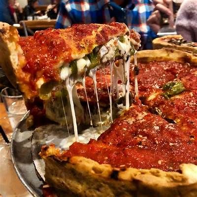 Pizza Chicago, Chicago Deep Dish Pizza, Pizza Parlor, Frozen Bread Dough, Chicago Pizza, King Food, Bread Pizza, Chicago Food, Deep Dish Pizza