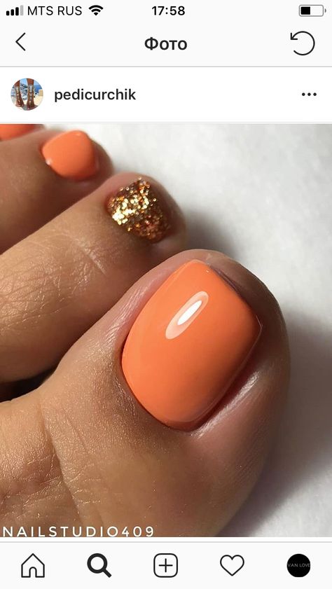 Orange and gold toes are so pretty♥️♥️♥️ #TongueHealthSymptoms Fall Color Pedicure Ideas, Orange Toenails Fall, Pedicure Ideas Orange, Gold Toes Polish, Orange Toe Nails Ideas, Cute Fall Pedicure Ideas, Orange Nails And Toes, Orange Toes Nails, Pedicure Ideas Fall Toenails