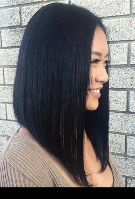 Triangular One Length, Long Angled Bob Hairstyles, Haircuts For Long Hair Straight, Long Layered Bob Hairstyles, Hairstyles For Fat Faces, Angled Bob Hairstyles, Blonde Balayage Highlights, Beautiful Haircuts, Long Bob Haircuts