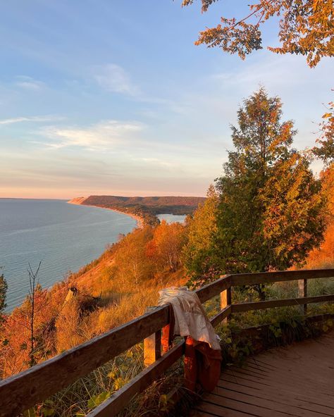 Views from 450ft above Lake Michigan 🌅🌊🍂 • • • Sweater: @hollister Vest: @sheinofficial Leggings: @americaneagle Socks: @amazonfashion @amazon Boots: @jambuandco • • • #michiganfall #peakfallcolors #northernmichiganfall #fallcolors #falloutfitinspo #empiremichigan #sleepingbeardunes Lake Michigan Fall, Crystal Lake Michigan, Empire Michigan, Northern Michigan, Lake Michigan, Outfit Inspo Fall, Fall Colors, Michigan, Lake