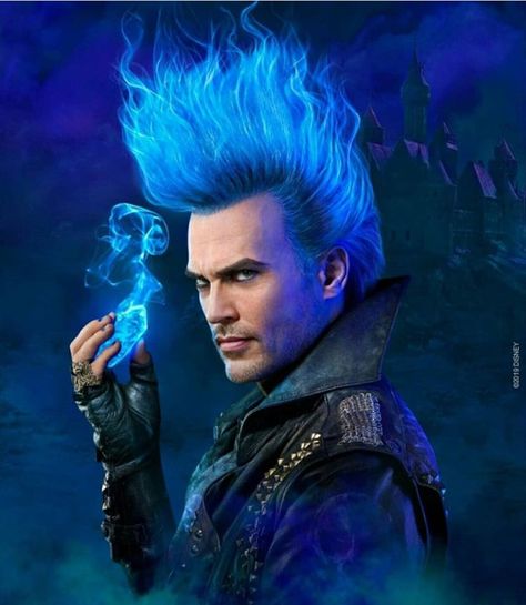 Hades From Descendants, Hades And Maleficent, Maleficent Descendants, Descendants Maleficent, Hades Descendants, Hades Aesthetic, Descendants Pictures, Disney Descendants Movie, Cheyenne Jackson