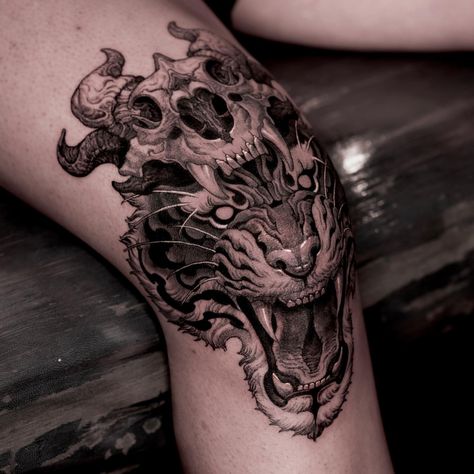 32 Amazing Knee Tattoo Ideas for Men & Women in 2024 Knee Skull Tattoo, Tattoo Over Scar, Tattoo Background, Dragon Tattoo For Women, Tattoo Inspiration Men, Leg Tattoo Men, Knee Tattoo, Calf Tattoo, Skull Tattoo Design