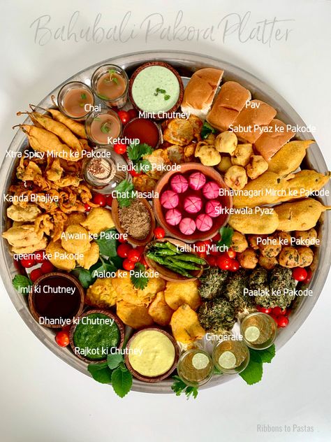 Bahubali Pakora Platter - Ribbons to Pastas Pakora Platter Presentation, Indian Grazing Platter, Indian Snack Platter, Iftar Platter Ideas, Chaat Platter Ideas, Indian Grazing Board, Indian Chaat Charcuterie Board, Diwali Charcuterie Board, Desi Charcuterie Board