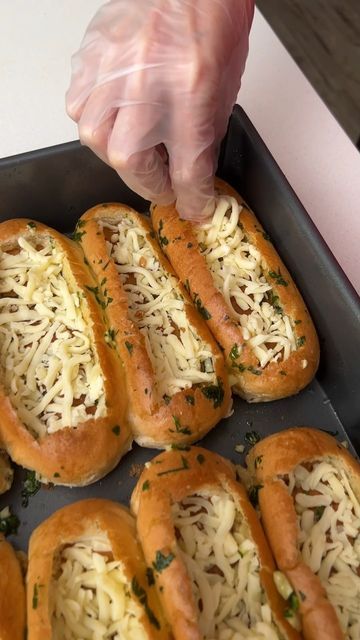 Pun Guys, Baked Hot Dogs, Cheesy Garlic Bread Recipe, What The Fork, Hot Dogs Recipes, 2024 Recipes, Hot Dog Recipes, Man Food, Football Food