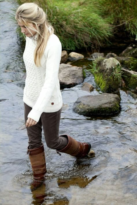 English Country Fashion, Mode Country, Countryside Fashion, British Country Style, British Country, Country Casual, Estilo Country, Boating Outfit, Country Fashion