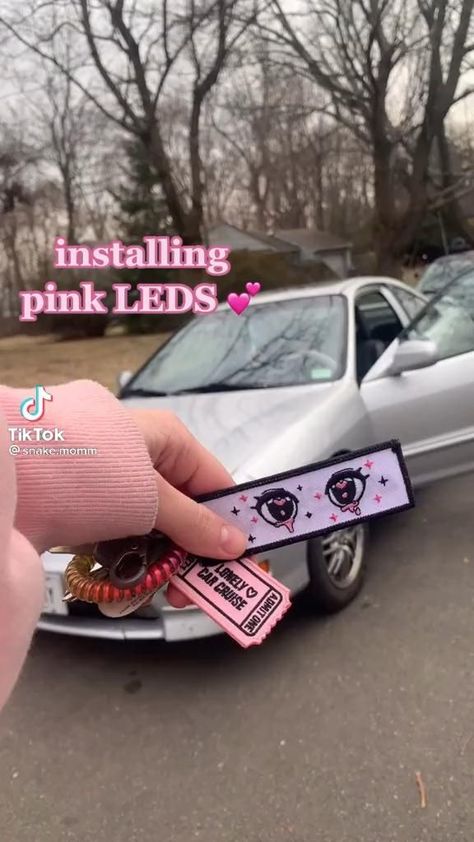 Pink car leds #CoolCarGadgets Cool Car Exterior Ideas, Car Mods Interior Diy, Cute Car Mods, Diy Car Accessories, Car Makeover, Pink Car Accessories, Car Interior Diy, Car Detail, Pink Jeep