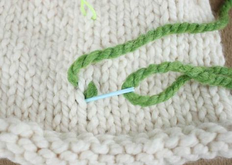 Knitwear Embroidery Diy, How To Embroider Knitwear, How To Embroider On Knitted Items, Embroidery On Knitting Patterns, Embroider On Knit, Embroider On A Sweater, Embroider Sweater With Yarn, Embroider Knitted Sweater, How To Embroider With Yarn