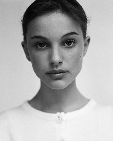 Natalie Portman. . . . . . #natalieportman #1990s #90s #nineties #cinema #film #artist #actor #music #musician #model #legend #icon… Mathilda Lando, Brigitte Lacombe, Sherilyn Fenn, Oh My Goddess, Francoise Hardy, Liam Neeson, Female Face, Irina Shayk, Natalie Portman